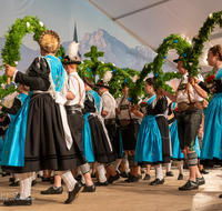 fileadmin/roha/Gautrachtenfest/Bilderglalerie/Gaufest-2023/Gauheimatabend/BR-GAUFEST-TEIS-2023-2-2122-2-D-roha-Tracht-Gaufest-Teisendorf.png