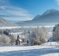 fileadmin/roha/images_galerie/orte_landschaft/Inzell/INZ-WIEN-WI-0001-D-roha-Inzell-Wien-Kapelle-Zwiesel-Winter.png