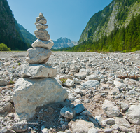 fileadmin/roha/images_galerie/orte_landschaft/Berchtesgaden/Wimbachklamm-Wimbachgries/BGD-WIMB-0009-D-roha-Berchtesgaden-Ramsau-Wimbachgries-Nationalpark-Palfenhorn-Steinmandl.png