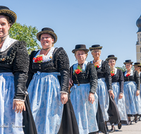 fileadmin/roha/images_galerie/orte_landschaft/Ainring/Trachtenfest/BR-FEST-FELDK-TRACH-2019-08-18-1138-06-D-roha-Brauchtum-Fest-Feldkirchen-Trachtenverein-Ainring-Festzug.png