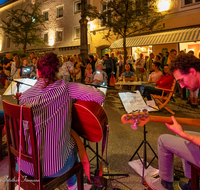 fileadmin/roha/images_galerie/orte_landschaft/Teisendorf/Teisendorf-Markt/TEI-MA-PARTY-2024-2117-1-D-roha-Teisendorf-Marktstrasse-zamkemma.png