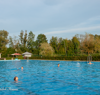 fileadmin/roha/images_galerie/orte_landschaft/Teisendorf/Schwimmbad/TEI-SCHWIMMB-2018-1922-02-roha-Teisendorf-Schwimmbad.png