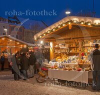 fileadmin/roha/images_galerie/brauchtum/Weihnachten/Christkindlmarkt-Traunstein/TRAUN-CHRIST-MARKT-0014-D-roha-Traunstein-Christkindlmarkt-Stadtplatz-Weihnachten-Schnee.jpg