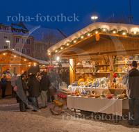 fileadmin/roha/images_galerie/brauchtum/Weihnachten/Christkindlmarkt-Traunstein/TRAUN-CHRIST-MARKT-0014-D-roha-Traunstein-Christkindlmarkt-Stadtplatz-Weihnachten-Schnee.jpg