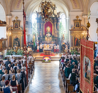 fileadmin/roha/images_galerie/brauchtum/Fronleichnam/Fronleichnam-Teisendorf/BR-FRON-TEI-KIR-0051-2019-0901-01-D-roha-Brauchtum-Teisendorf-Kirche-Fronleichnam.png