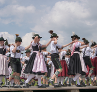 fileadmin/roha/images_galerie/brauchtum/Maibaum/Anger-Hoeglwoerth/BR-MAIB-ANG-2017-1347-04-D-roha-Brauchtum-Maibaum-Anger-Trachten-Kinder-Jugend-Auftanz.png