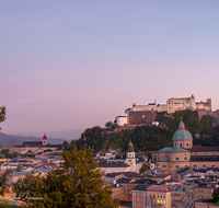 fileadmin/roha/images_galerie/orte_landschaft/Salzburg/Nacht-Salzburg/SA-ALTST-NACHT-0024-3-D-roha-Salzburg-Altstadt-Sonnenuntergang-Festung-Hohensalzburg.png