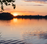 fileadmin/roha/images_galerie/stimmung-Sonne/Sonnenuntergang/SO-UN-ABTSD-0003-2020-1306-2100-02-D-roha-Sonnenuntergang-Abtsdorfer-See.png