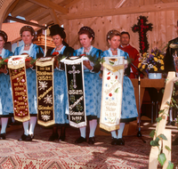 fileadmin/roha/Gautrachtenfest/Bilderglalerie/Teisendorf-Trachtenverein-1997-A-Fest-Vorspann-0021.png