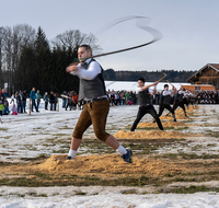 fileadmin/roha/images_galerie/brauchtum/Schnalzen/BR-SCHNA-TEI-1425-01-2019-D-roha-Brauchtum-Schnalzen-Teisendorf-Wimmern-Winter-Schnee.png