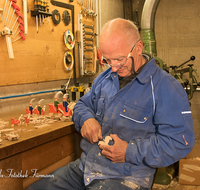 fileadmin/roha/images_galerie/arbeit_technik/Handwerk/HAN-SCHNITZ-BGD-RA-0018-D-roha-Handwerk-Schnitzer-Handwerkskunst-Ramsau-Berchtesgadener-Ware.png