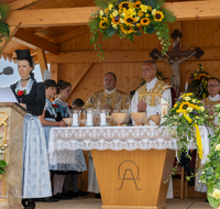 fileadmin/roha/Gautrachtenfest/Bilderglalerie/Gaufest-2023/Festsonntag/BR-GAUFEST-TEIS-2023-3-1019-01-D-M-roha-Tracht-Gaufest-Teisendorf.png