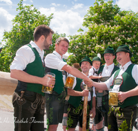 fileadmin/roha/images_galerie/brauchtum/Maibaum/Teisendorf/BR-MAIB-TEI-0100-2015-1235-02-D-roha-Brauchtum-Maibaum-Teisendorf-Aufstellen.png