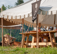 fileadmin/roha/images_galerie/brauchtum/Ritter-Mittelalter/BR-MITTELALT-PID-2016-1740-01-D-roha-Brauchtum-Mittelalterfest-Piding-Schloss-Staufeneck.png