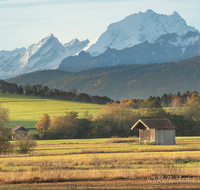 fileadmin/roha/images_galerie/Hintergrund-Download/1600x1200/HAARM-0004-1-1-D-roha-Abtsdorf-Haarmoos-Sonnenaufgang-Watzmann-Stadel-Lattengebirge.png