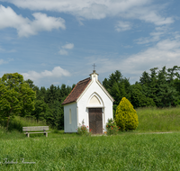 fileadmin/roha/images_galerie/kirche_religion/Laufen_-_Leobendorf/KKKM-LAUF-FRO-0008-D-roha-Kapelle-Laufen-Froschham.png