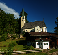 fileadmin/roha/images_galerie/orte_landschaft/Schleching/SCHLECH-RAITEN-0001-02-D-roha-Schleching-Raiten-Kirche.png