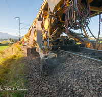 fileadmin/roha/images_galerie/arbeit_technik/TECHN-EISENB-BAU-TEI-0018-D-roha-Technik-Eisenbahn-Maschine-Teisendorf-Zug-Bahnlinie-Schiene.png