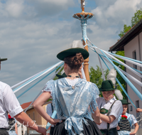 fileadmin/roha/images_galerie/brauchtum/Maibaum/Teisendorf/BR-MAIB-TEI-TANZ-2015-1439-00-D-roha-Brauchtum-Maibaum-Teisendorf-Bandl-Tanz.png