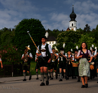 fileadmin/roha/images_galerie/orte_landschaft/Ainring/MU-BLA-AIN-1-0801-9200-D-H-roha-Ainring-Musikkapelle.png