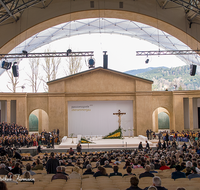 fileadmin/roha/images_galerie/orte_landschaft/Oberammergau/Passion/OBERA-PASS-GELUEBD-2009-1015-01-D-roha-Oberammergau-Passion-Geluebde.png