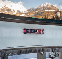 fileadmin/roha/images_galerie/Freizeit-Sport/Bob/SPO-BOB-BGD-0034-D-roha-Sport-Winter-Eis-Vierer-Bob-Berchtesgaden-Koenigsee-Kreisel.png