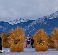 fileadmin/roha/reportagen/Buttnmandl/BR-WEIH-BUT-BISCH-0001-D-roha-Himmel-Brauchtum-Weihnachten-Buttnmandl-Bischofswiesen-Winter.png