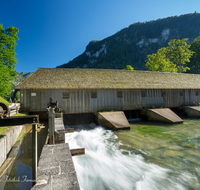 fileadmin/roha/images_galerie/orte_landschaft/Berchtesgaden/Koenigssee/BGD-KOE-WEHR-0007-D-roha-Berchtesgaden-Koenigssee-Ache-Wasser-Wehr-Almkanal.png