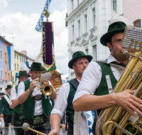 fileadmin/roha/Gautrachtenfest/Bilderglalerie/Gaufest-2023/Festsonntag/BR-GAUFEST-TEIS-2023-3-1145-04-D-roha-Tracht-Gaufest-Teisendorf.png