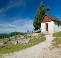 fileadmin/roha/images_galerie/kirche_religion/Reit-im-Winkl/KKKM-REIT-IM-WINKL-WINKLM-0001-D-roha-Kapelle-Reit-im-Winkl-Winklmoosalm.png