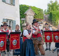 fileadmin/roha/images_galerie/musik/Blasmusik/Anger_-_Aufham/MU-BLA-ANG-BERG-STA-2018-1939-01-D-roha-Musik-Blasmusik-Musikkapelle-Anger-Bergschuetzen-Dorfplatz-Standkonzert.png