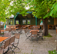 fileadmin/roha/images_galerie/orte_landschaft/Saaldorf/SAAL-SURH-NEUW-0006-D-roha-Saaldorf-Surheim-Neuwirt-Biergarten.png