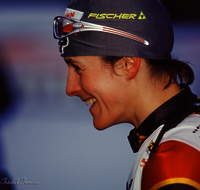 fileadmin/roha/images_galerie/Freizeit-Sport/Biathlon/2003-Biathlon/SPO-BIATH-0002-2003-01-15-roha-Sport-Biathlon-Ruhpolding-5054-Disl.png