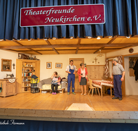 fileadmin/roha/images_galerie/orte_landschaft/Teisendorf/Neukirchen/Neukirchen-Theater/TEI-NEUK-TH-2020-0953-D-roha-Teisendorf-Neukirchen-Theater-Buehne.png