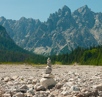 fileadmin/roha/images_galerie/orte_landschaft/Berchtesgaden/Wimbachklamm-Wimbachgries/BGD-WIMB-0010-D-roha-Berchtesgaden-Ramsau-Wimbachgries-Nationalpark-Palfenhorn-Steinmandl.png