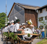 fileadmin/roha/images_galerie/brauchtum/Leonhardiritt/Holzhausen_01/Holzhausen-Ritt-2023/BR-PFRI-HOLZ-2023-1020-19-D-roha-Brauchtum-Leonhardiritt-Holzhausen-Teisendorf.png