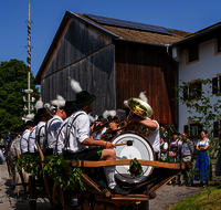 fileadmin/roha/images_galerie/brauchtum/Leonhardiritt/Holzhausen_01/Holzhausen-Ritt-2023/BR-PFRI-HOLZ-2023-1020-19-D-roha-Brauchtum-Leonhardiritt-Holzhausen-Teisendorf.png