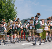 fileadmin/roha/images_galerie/musik/Blasmusik/Piding/PID-MU-FE-2018-1142-03-D-roha-Piding-Musikfest-Festzug-Musikkapelle.png