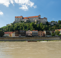 fileadmin/roha/images_galerie/orte_landschaft/Burghausen/BURGH-PAN-0042-D-roha-Burghausen-Salzach-Burg.png