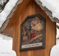 fileadmin/roha/images_galerie/kirche_religion/Berchtesgaden/Kunterweg-Rosenkranzweg/KKKM-BGD-RA-KU-0019-01-D-roha-Rosenkranzstation-Weg-Ramsau-Kunterweg-Berchtesgaden-Maria-Krippe.png