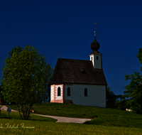 fileadmin/roha/images_galerie/orte_landschaft/Siegsdorf/SIE-ST-JOH-0001-D-roha-Siegsdorf-St-Johann-Kirche-Zwiebelturm.png