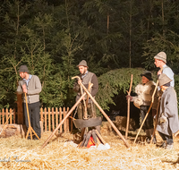 fileadmin/roha/images_galerie/orte_landschaft/Bad_Reichenhall_-_Stallweihnacht/BR-WEIH-STALL-2019-2053-02-D-roha-Brauchtum-Weihnachten-Krippe-Stall-Weihnacht-Bad-Reichenhall-Hirten.png