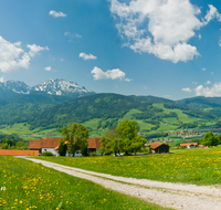 fileadmin/roha/images_galerie/orte_landschaft/Anger/Anger/Anger-Landschaft/LANDS-ANG-0034-P-D-roha-Landschaft-Anger-Hellmannsberg-Teisenberg-Hochstaufen-Zwiesel.png