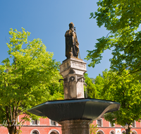 fileadmin/roha/images_galerie/orte_landschaft/Bad-Reichenhall-Saline/BAD-REI-SAL-RUP-0001-D-roha-Bad-Reichenhall-Rupertus-Brunnen-Alte-Saline-Wasser.png