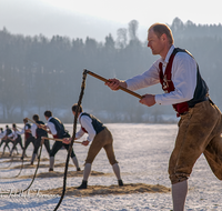 fileadmin/roha/images_galerie/brauchtum/Schnalzen/BR-SCHNA-0021-D-roha-Brauchtum-Schnalzen-Teisendorf-Rupertiwinkel-Winter-Schnee.png