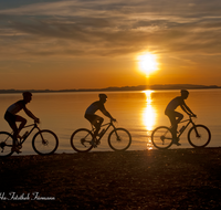 fileadmin/roha/images_galerie/Freizeit-Sport/Mountainbike-Radfahren/SPO-MOUN-CHIEM-0022-D-roha-Sport-Mountainbike-Fahrrad-Rad-Chiemsee-Sonnenuntergang-Stimmung.png