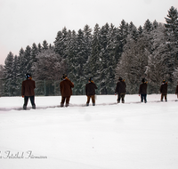 fileadmin/roha/images_galerie/brauchtum/Weihnachten-Boeller/BR-WEIH-BOELL-WEIL-EICH-0001-D-H-roha-Brauchtum-Weihnachten-Boeller-Schuetze-Weildorf-Eichham-Teisendorf.png