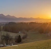 fileadmin/roha/images_galerie/stimmung-Sonne/Sonnenuntergang/SON-UN-SURB-0001-1733-D-roha-Sonnenuntergang-Saharastaub-Surberg-Neukirchen.png