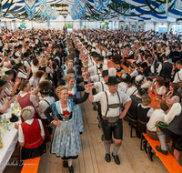 fileadmin/roha/images_galerie/orte_landschaft/Teisendorf/Gaufest-GauverbandI-Freitag14.-Sonntag23.Juli2023/BR-GAUFEST-TEIS-2023-2-2001-11-D-roha-Tracht-Gaufest-Teisendorf.png