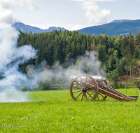 fileadmin/roha/images_galerie/brauchtum/schuetzen/BR-SCHUETZ-KAN-0001-01-D-roha-Brauchtum-Schuetzen-Tracht-Kanone-Teisendorf.png